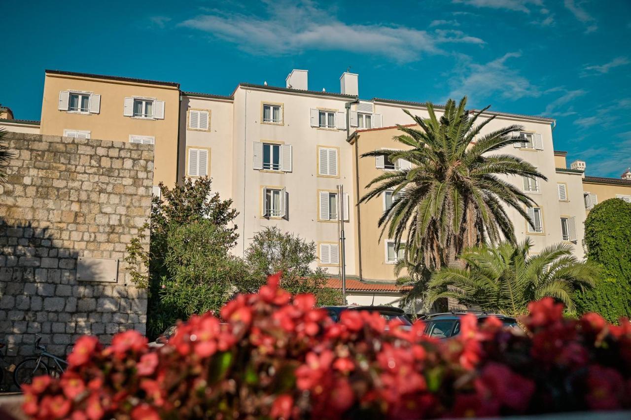 Hotel International Раб Экстерьер фото