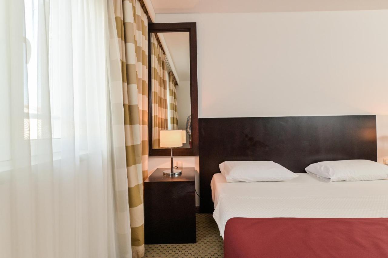 Hotel International Раб Экстерьер фото