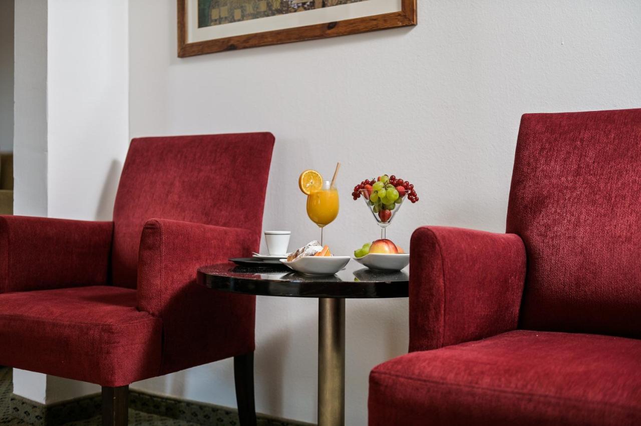 Hotel International Раб Экстерьер фото