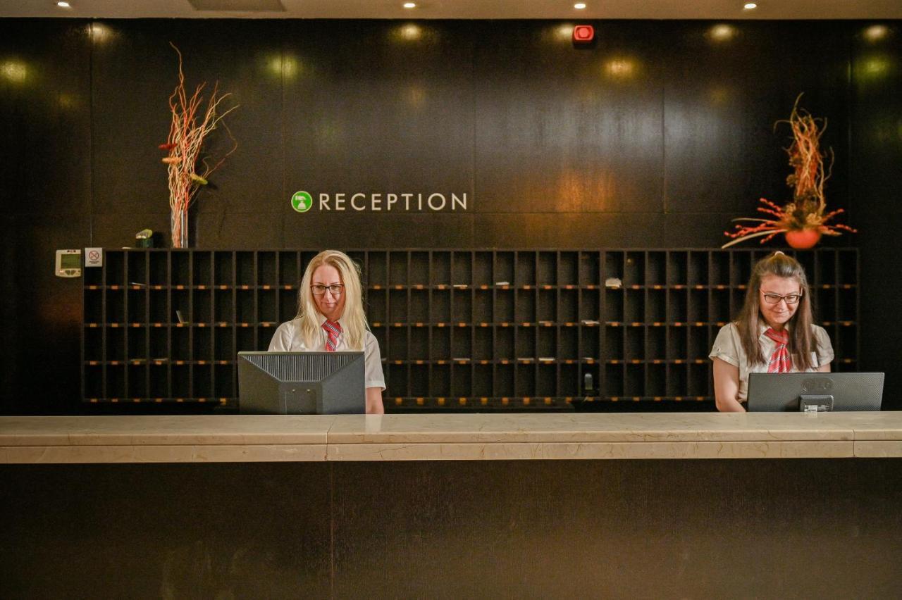 Hotel International Раб Экстерьер фото