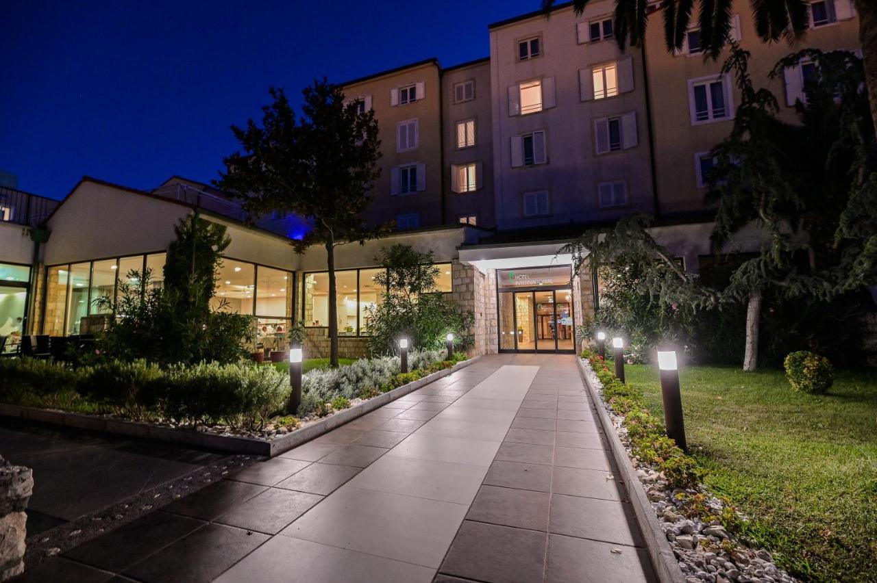 Hotel International Раб Экстерьер фото