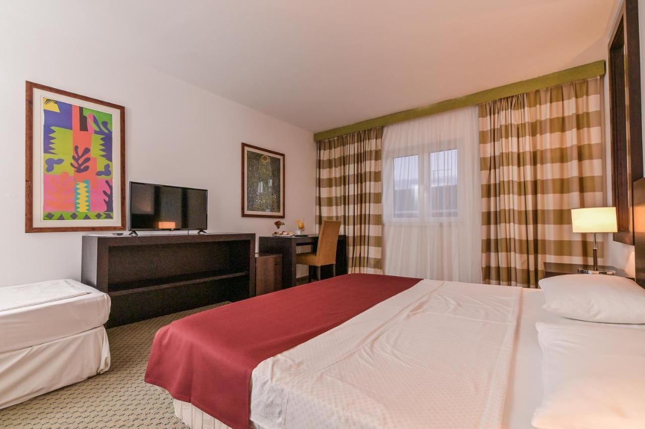 Hotel International Раб Экстерьер фото