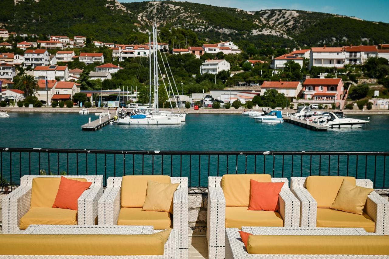 Hotel International Раб Экстерьер фото