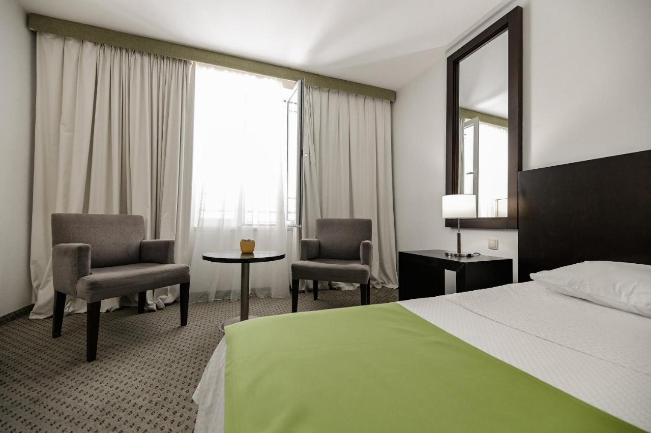 Hotel International Раб Экстерьер фото