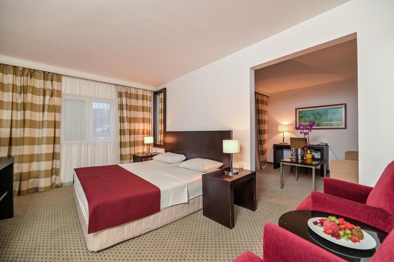Hotel International Раб Экстерьер фото