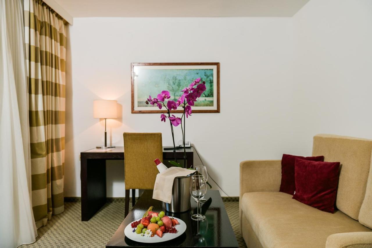 Hotel International Раб Экстерьер фото